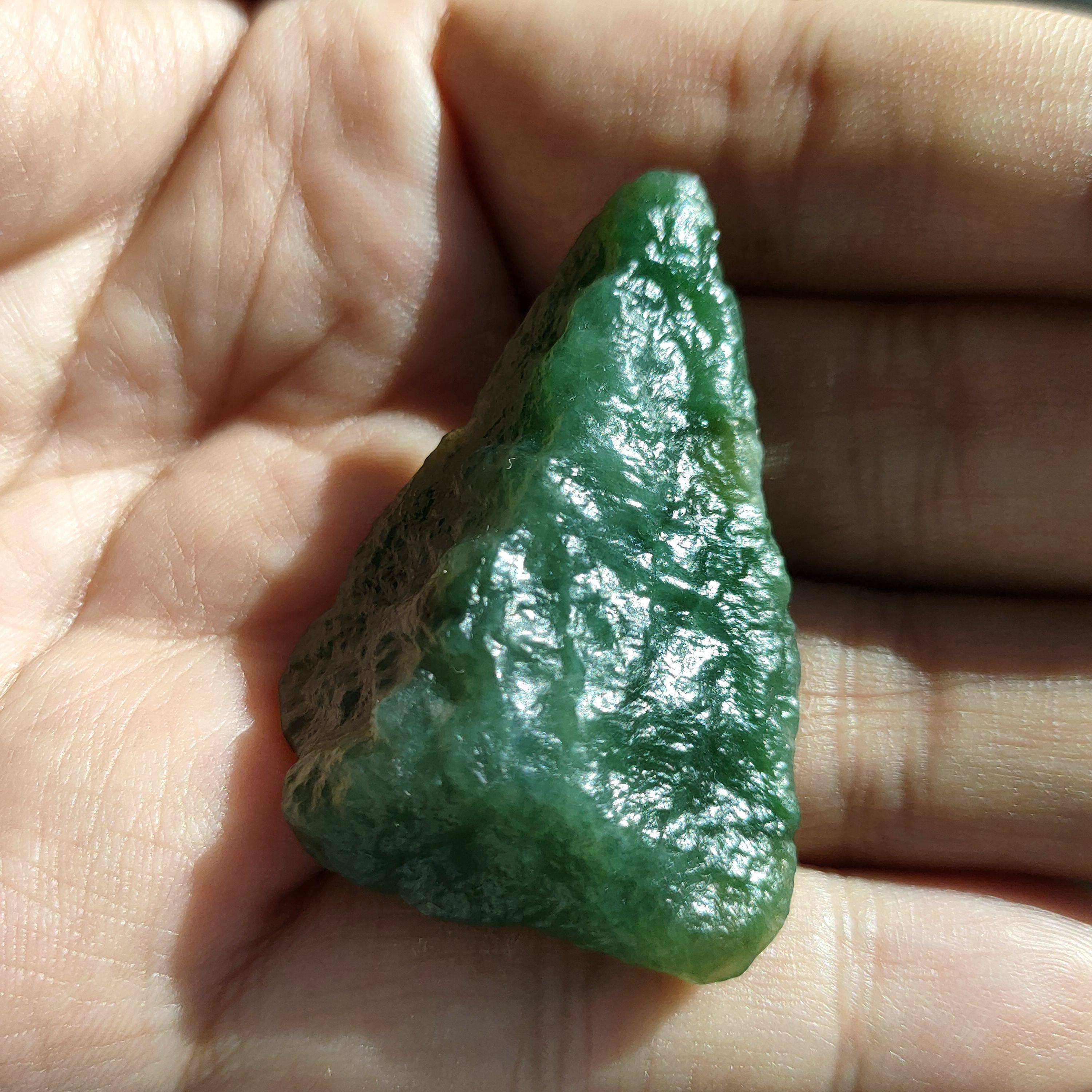 新疆和田玉碧玉戈壁料原石苹果绿无黑点精品小玩料风化好吊坠挂件