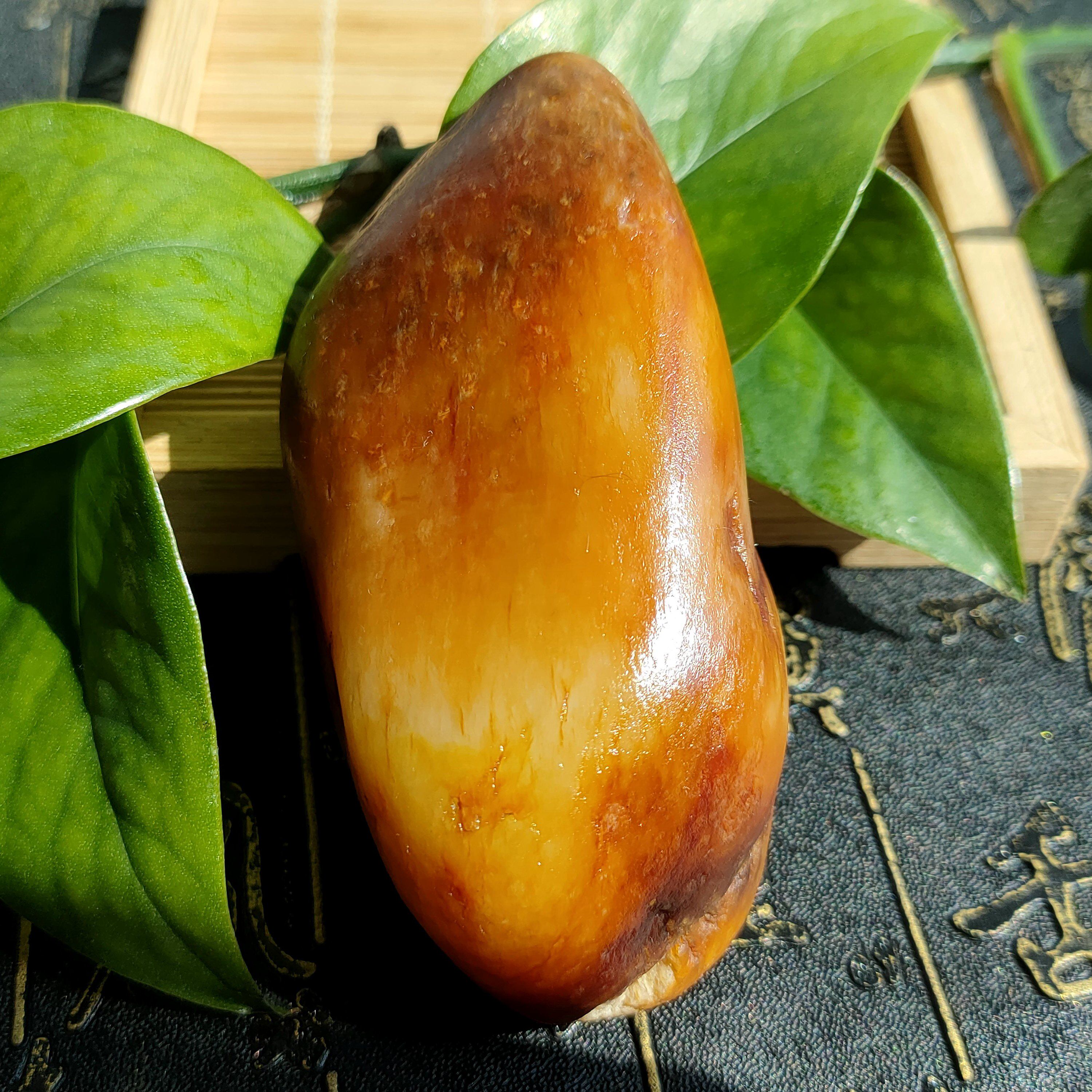 和田籽料原石把件玛丽艳红皮真皮独籽无修红皮白肉籽玉一口气