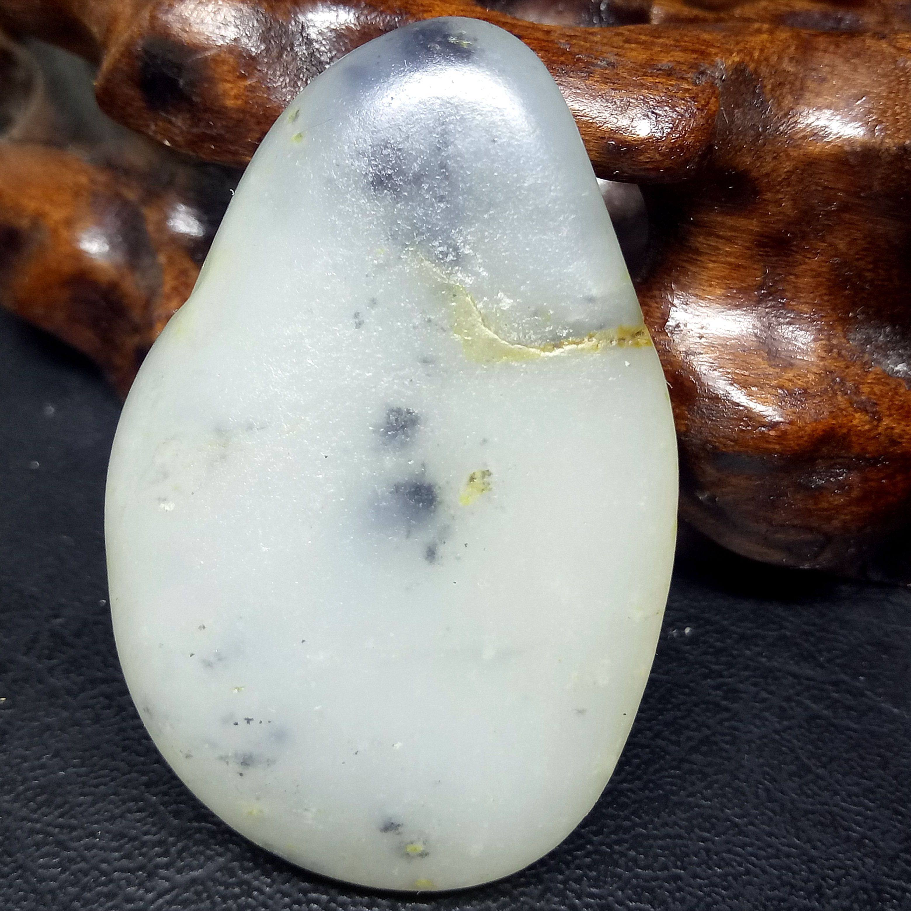 新疆和田玉籽料原石 点墨白玉独籽 无修 原皮青花白玉吊坠小把件