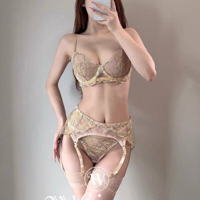 纯欲高级感轻奢刺绣透小胸聚拢显大胸法式蕾丝内衣女士文胸罩套装