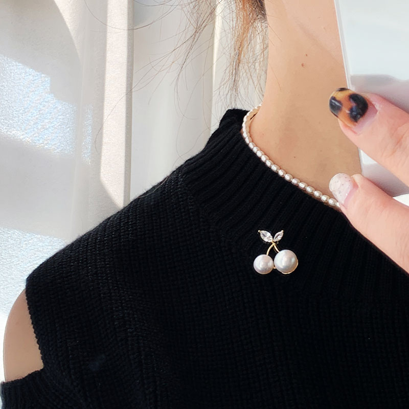 《樱桃》可爱樱桃领口装饰品天然淡水珍珠胸针防走光暗扣2024新款