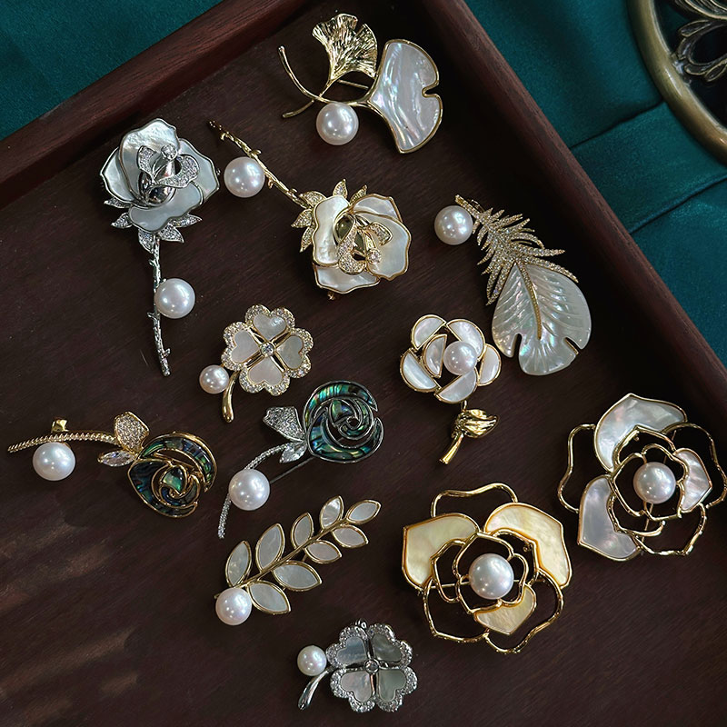 《贝壳屋》天然珍珠胸针女蝴蝶山茶花唯美胸花大衣配饰母贝镶嵌