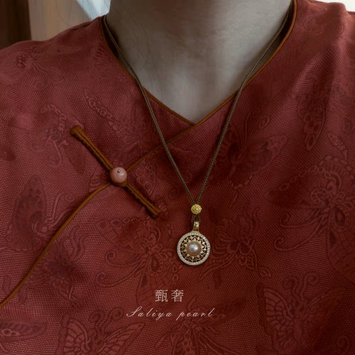 甄奢925银金色淡水珍珠罗盘吊坠