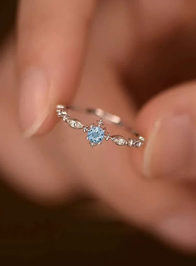 蓝色雪花戒指女轻奢ins简约小众设计精致托帕石食指开口调节指环