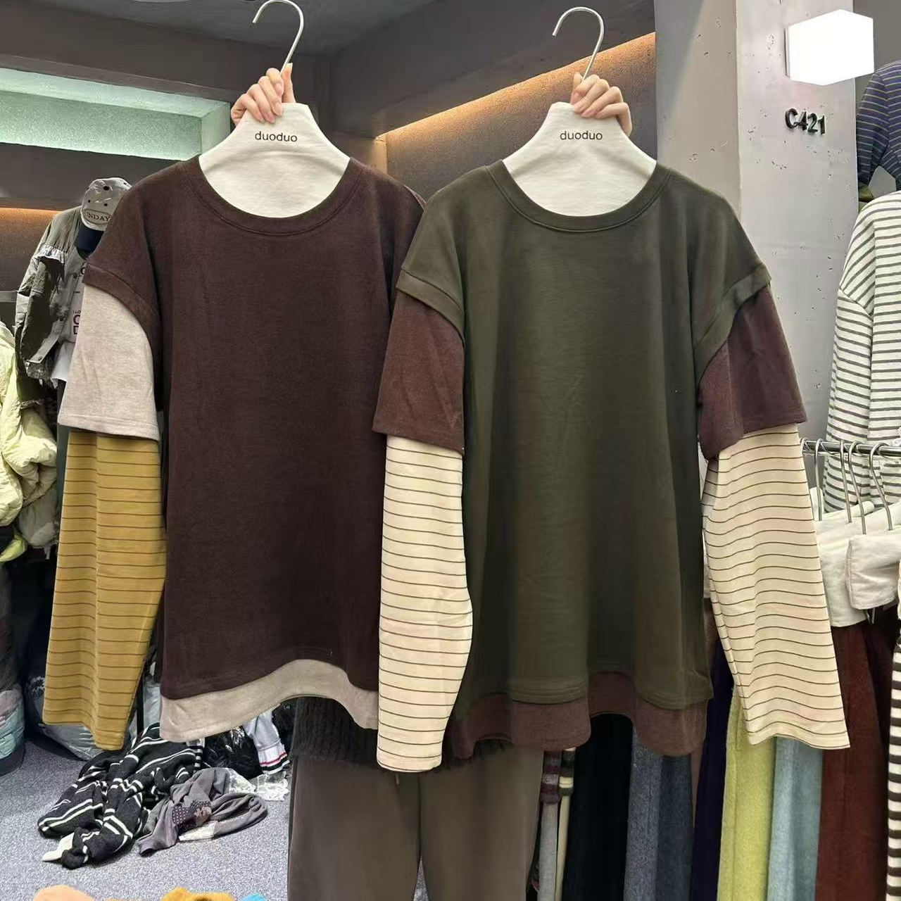2025冬季新款DUODUO百搭休闲撞色条纹假两件T恤宽松磨毛上衣打底