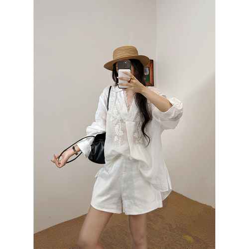 IMMUNO壹糯 法式肌理感小翻领立体刺绣钉珠v领宽松百搭苎麻衬衫