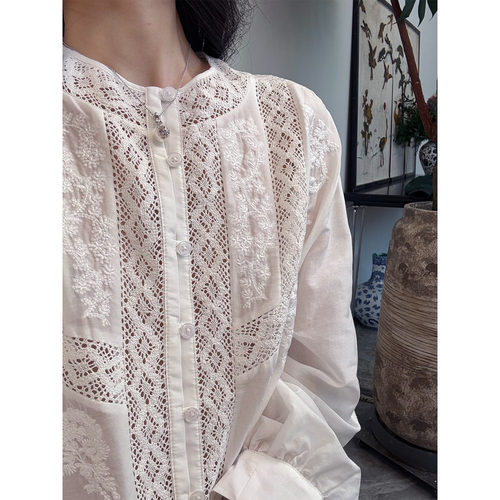 IMMUNO壹糯 早春法式复古圆领蕾丝刺绣长袖宽松百搭棉混纺衬衫