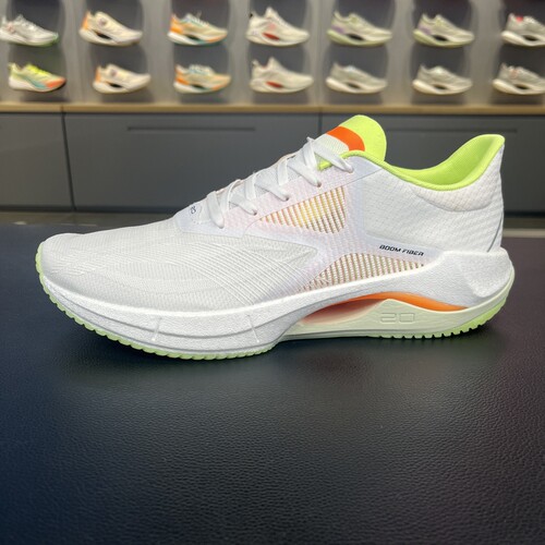 李宁男子轻质跑鞋轻便透气