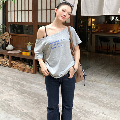 SYMOCOLOR 斜肩字母T恤女短袖夏季辣妹一字肩字母宽松休闲上衣