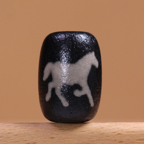 天然真品西藏庙供院供老矿玛瑙马生肖桶珠diy配珠配饰12*17mm左右