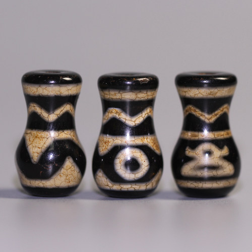 圣饰奇缘天然玛瑙虎牙三眼天珠