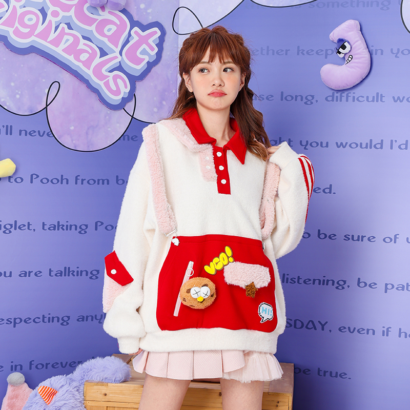 宽松毛毛肩带袋鼠兜红白毛衣