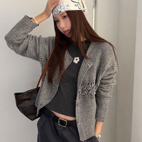 WAIT MORE 秋季韩系重工圆领系扣毛衣女含羊毛休闲长袖开衫05926