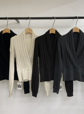 Yvon edit-26秋冬新款女装精致复古法式交叉领收腰上衣保暖毛衣女