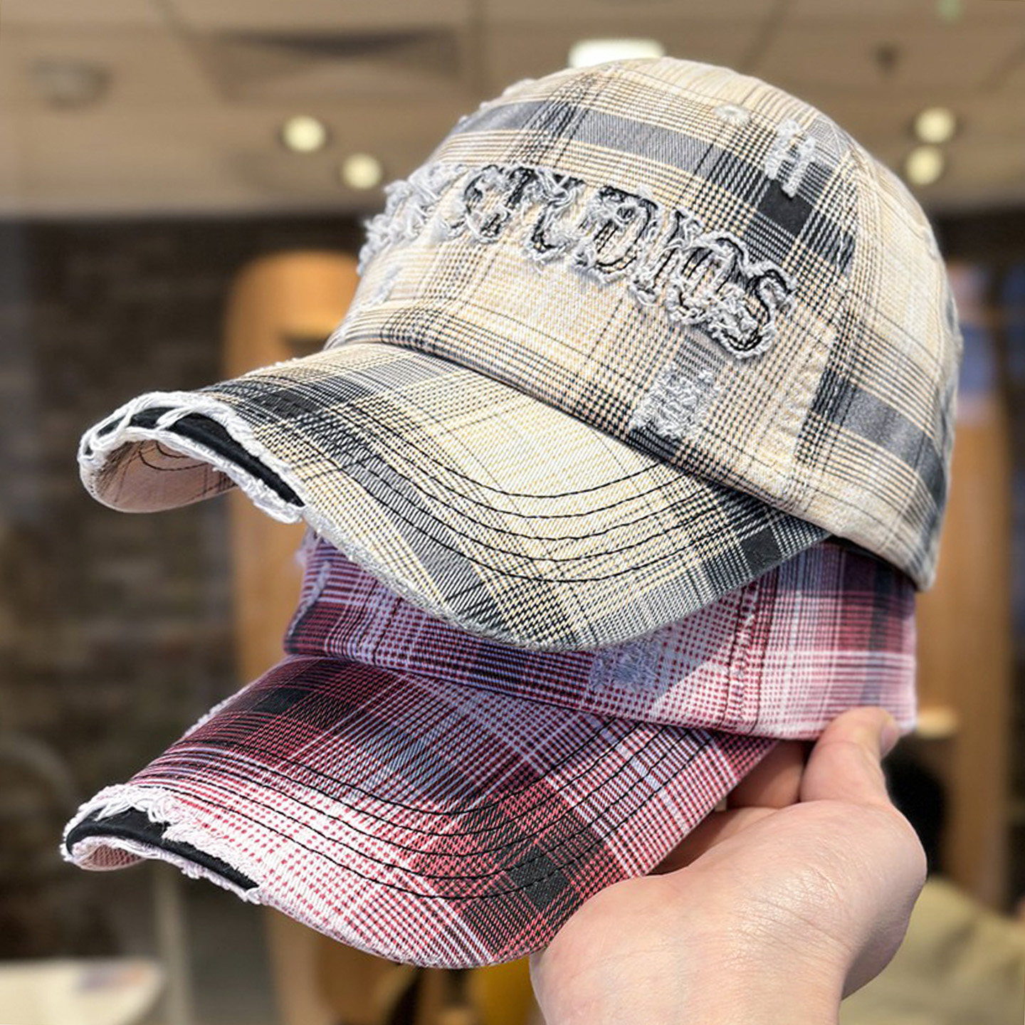 韩版格纹破洞棒球帽女春季弯檐显脸小百搭鸭舌帽休闲防晒帽子男款