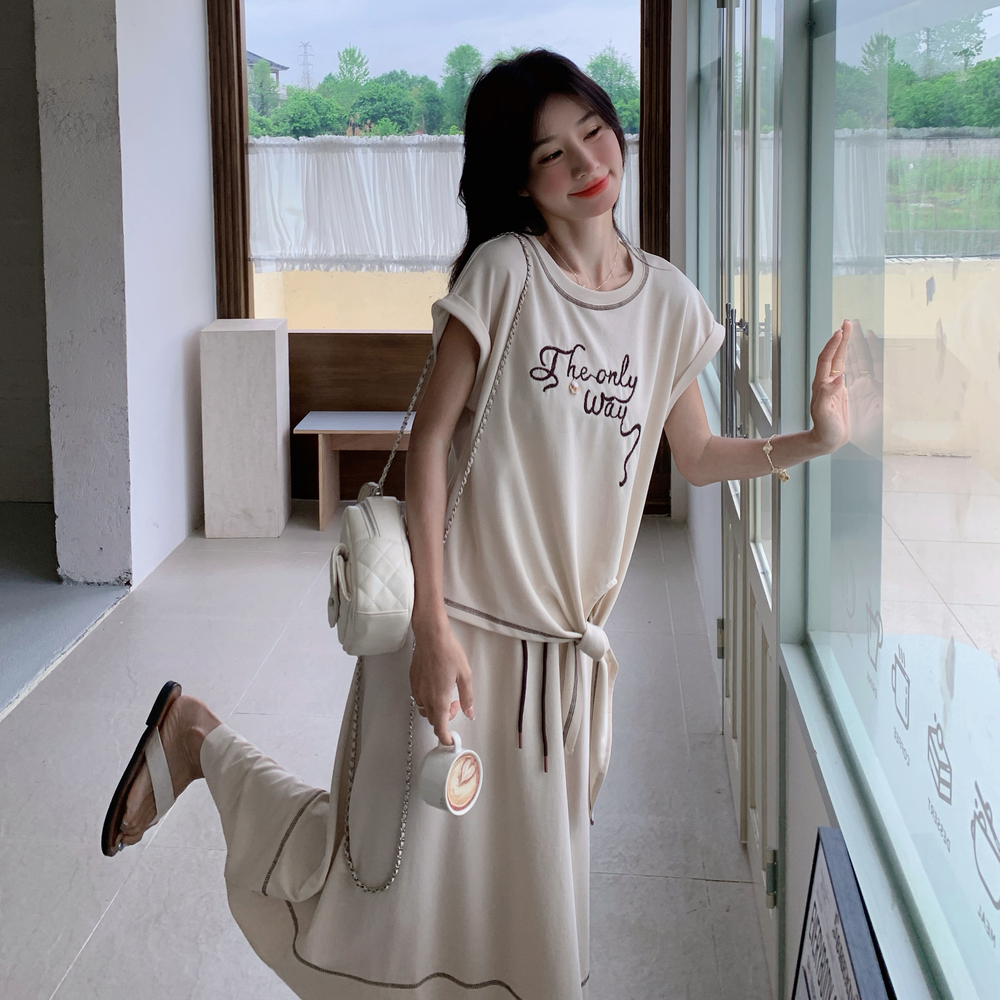 夏季减龄一整套穿搭女2025新款简约大气短袖T恤半身裙休闲两件套，女装套装/套裙，茜茜公主