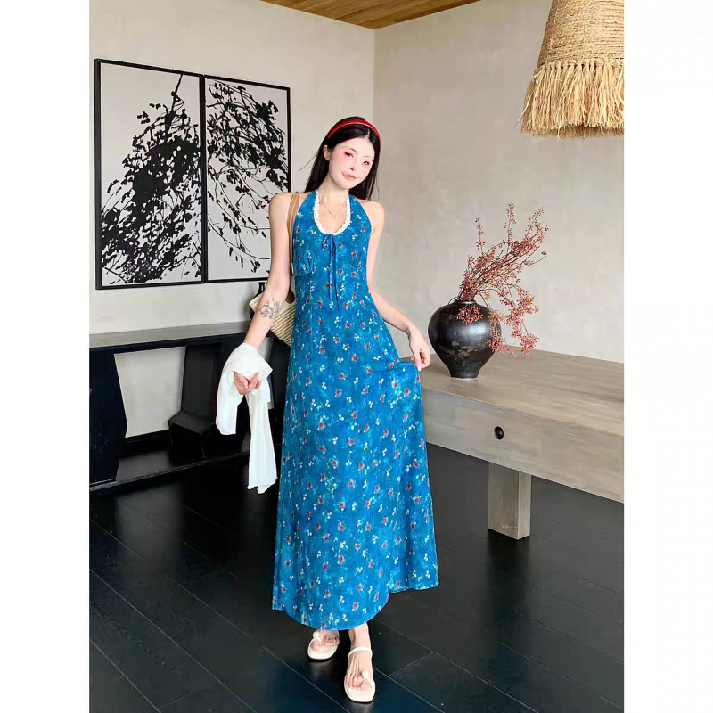 大码女装胖mm显瘦碎花连衣裙海边度假风夏日漂亮挂脖裙套装
