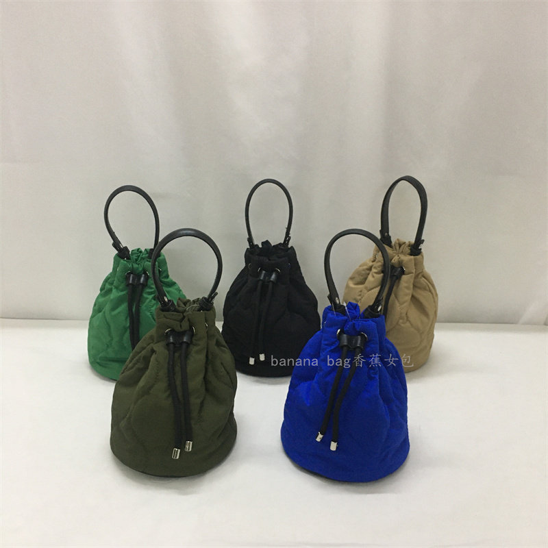 菱格链条个性水桶秋冬圆筒软新款抽拉日韩百搭休闲手提斜挎女包包