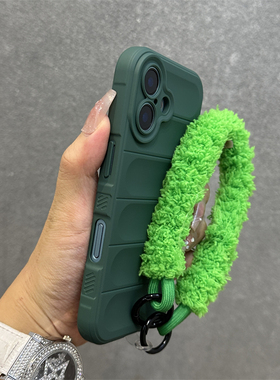 ins适用17苹果16手机壳秋冬新款毛绒挂绳iphone16promax防滑边气囊15pro肤感磨砂14软壳13小众12超防摔16plus