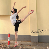 Kinki.W 透气瑜伽健身健美裤 时尚 运动显瘦显高闪条五分短裤