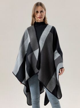 Ethniccoloredcheckeredshaw