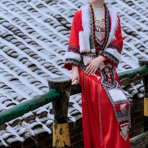 黔兰新款苗族服装女少数民族服饰成人湘西苗寨写真旅拍舞台演出服