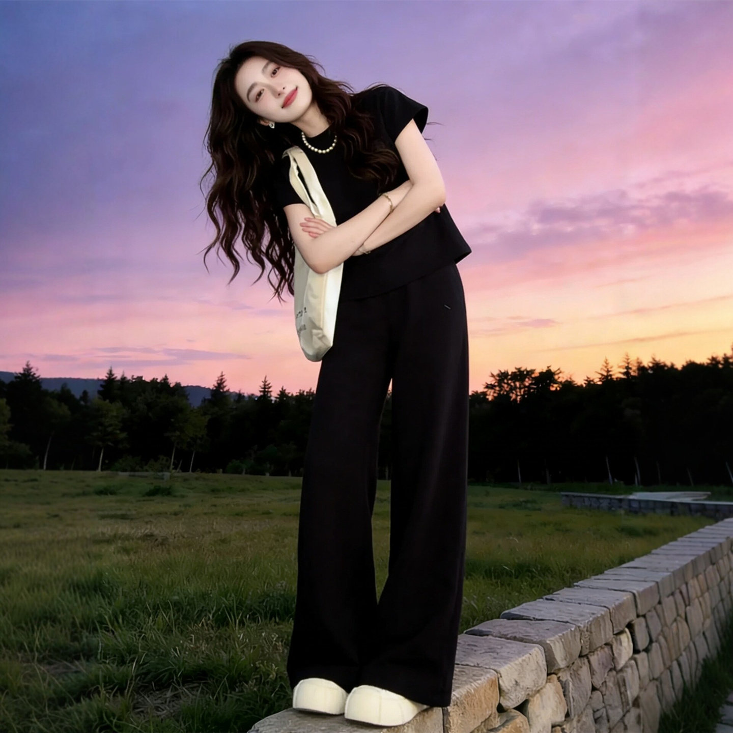 极简高级感休闲运动服套装女夏季黑色简约短袖T恤阔腿长裤两件套