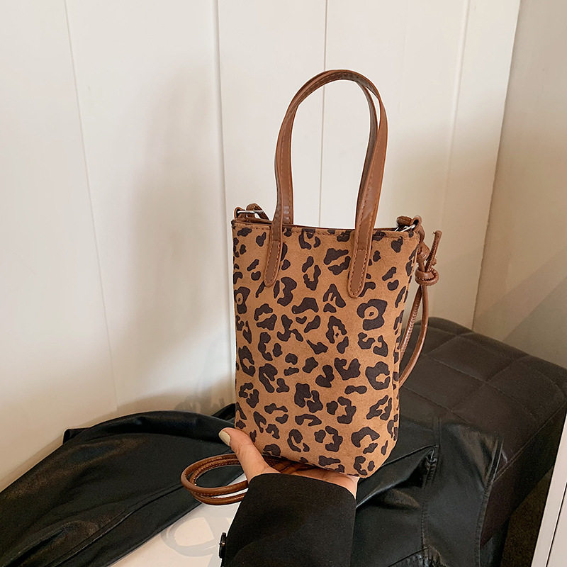 秋冬季复古小众豹纹包包女2024新款百搭斜挎包超火PU手机包,箱包皮具/热销女包/男包,通用款女包,淘宝优惠券,粉丝福利购,淘宝优惠卷