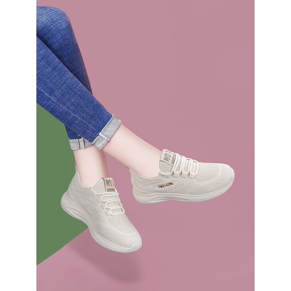 网面透气运动鞋女2025年秋季新款不累脚软底妈妈鞋轻便防滑休闲鞋