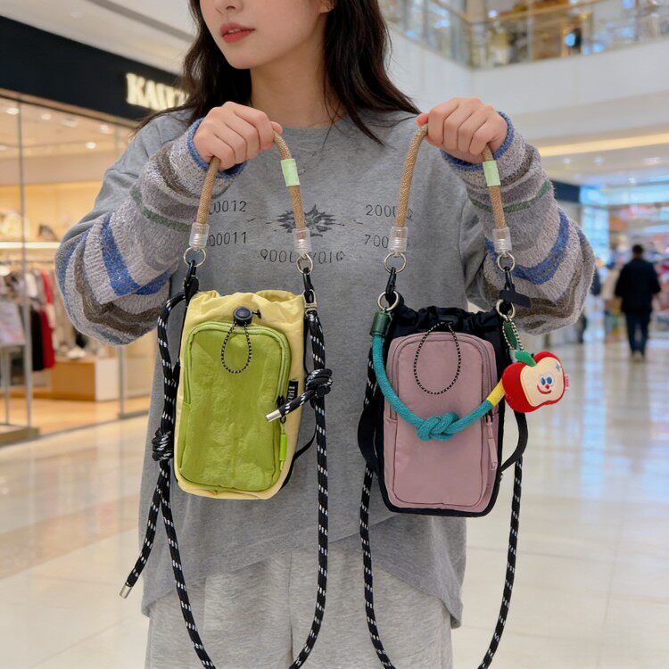 遛弯包工装斜挎小包包潮搭手机包男女学生出游户外运动轻便水杯包