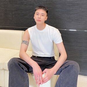 新款个性半边袖设计圆领针织男短袖T恤潮流凹造型搭配3777P60图片