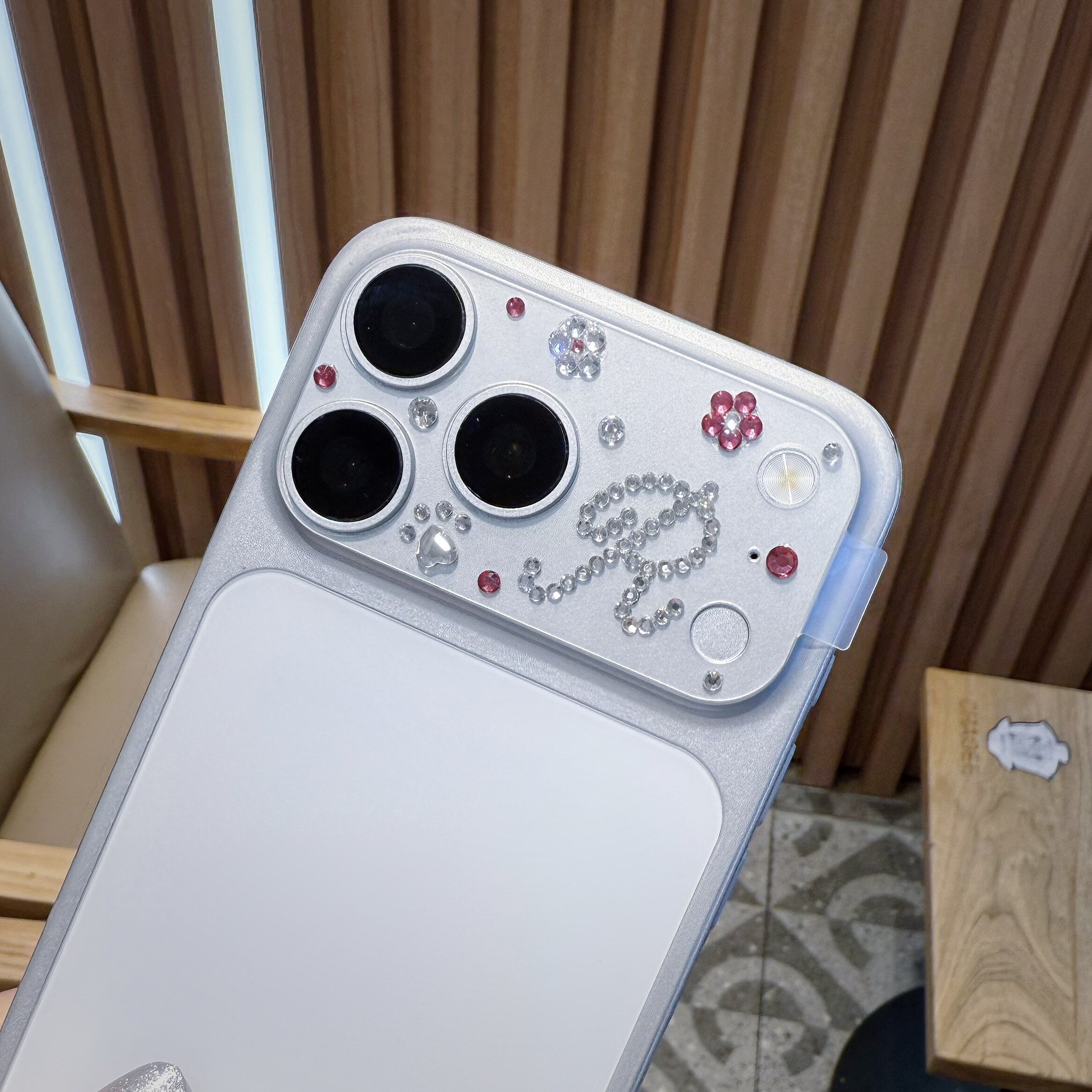 个性字母定制镜头膜贴钻iPhone18ProMax后置镜头全包保护软膜防摔苹果17ProMax轻薄带水钻新款姓名字女款镶钻图片