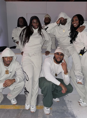 Corteiz 秋季新款时尚流行半身破碎大印花米白卫衣长裤男女款套装