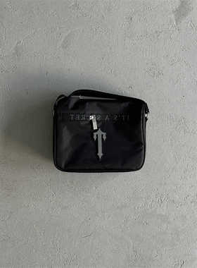 trapstar 新款胶标包工装风斜挎包收纳包百搭帆布包大容量情侣同