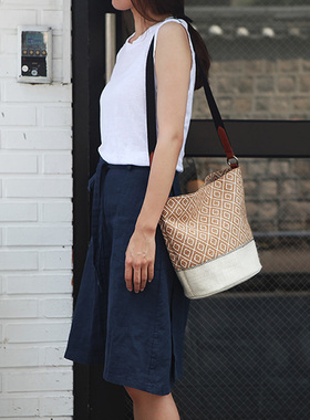 韩国ithinkso时尚棉麻布拼接单肩包大容量水桶包女休闲百搭通勤包