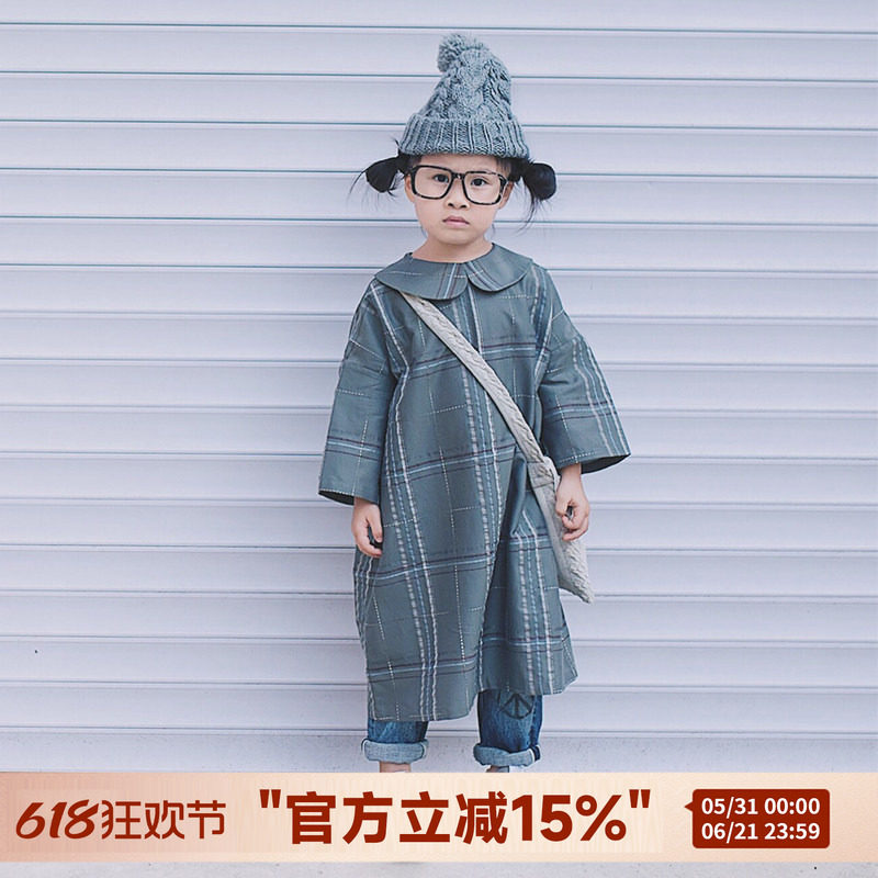 灰童装色娃娃领大袍子女童儿童外套条纹格子日系素外衣