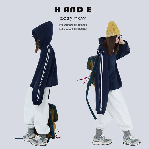 H AND E 原创童装26冬季加厚保暖藏蓝色摇粒绒运动卫衣女童亲子