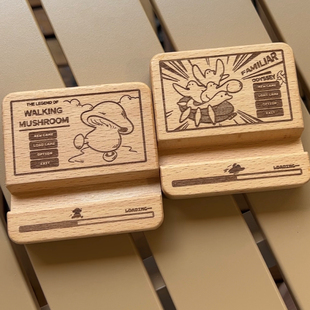 迷宫饭同人实用谷 走路菇使魔实木手机支架蛙服索引贴 枣枣语二创