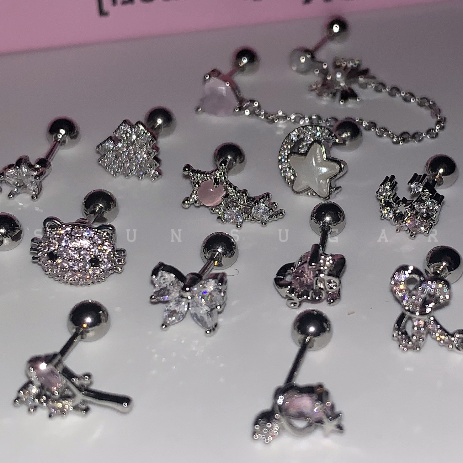 甜酷辣妹粉钻爱心耳骨钉小众设计