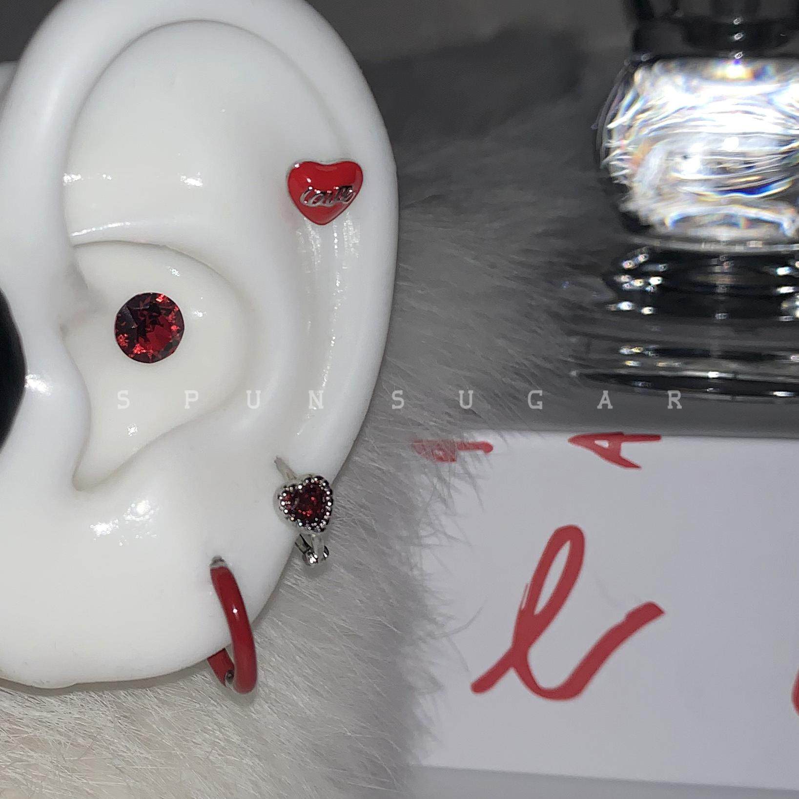 甜酷girl红色爱心耳骨钉医用钛钢爆闪华子辣妹耳蜗钉新年耳圈耳环