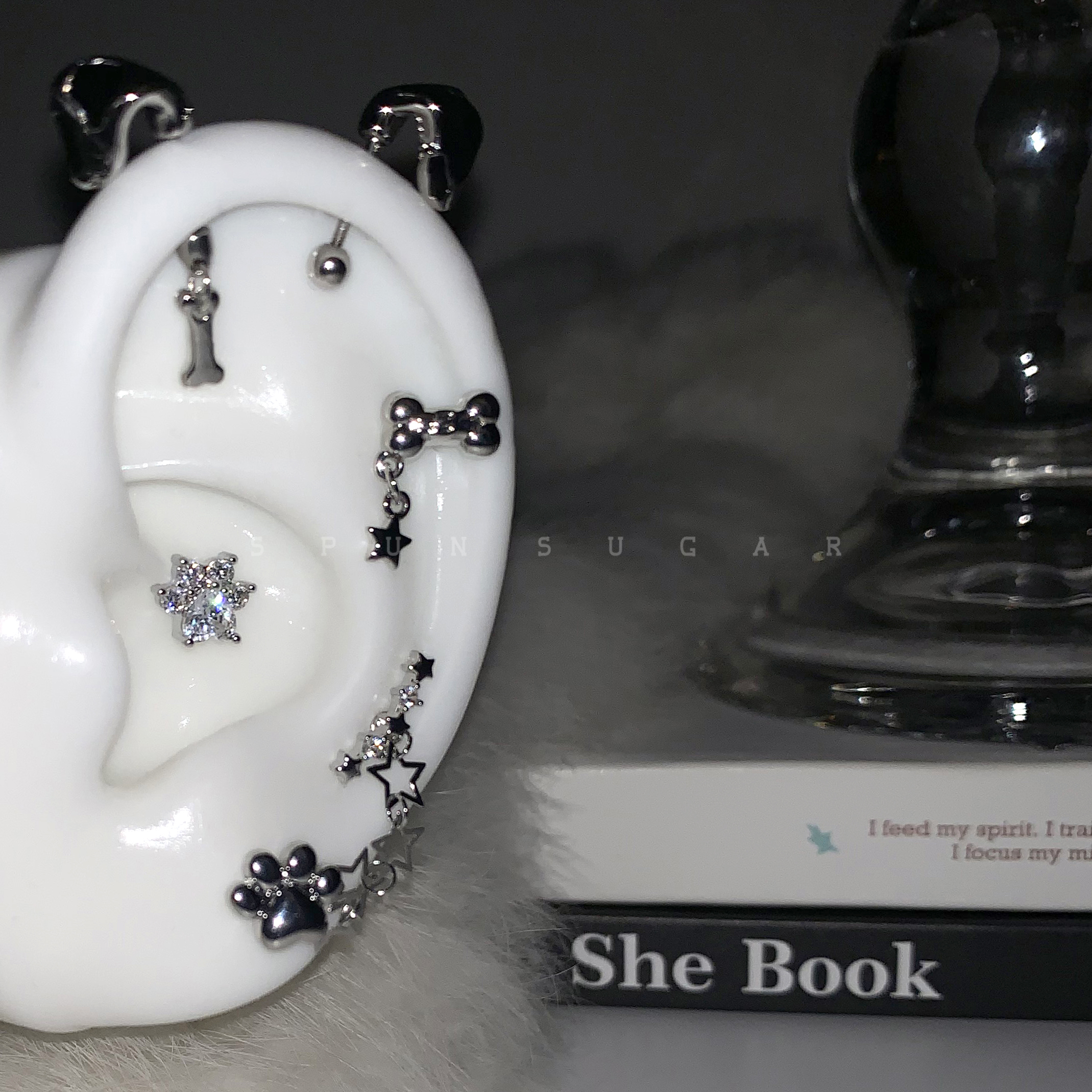 可爱垂耳斑点狗耳骨钉