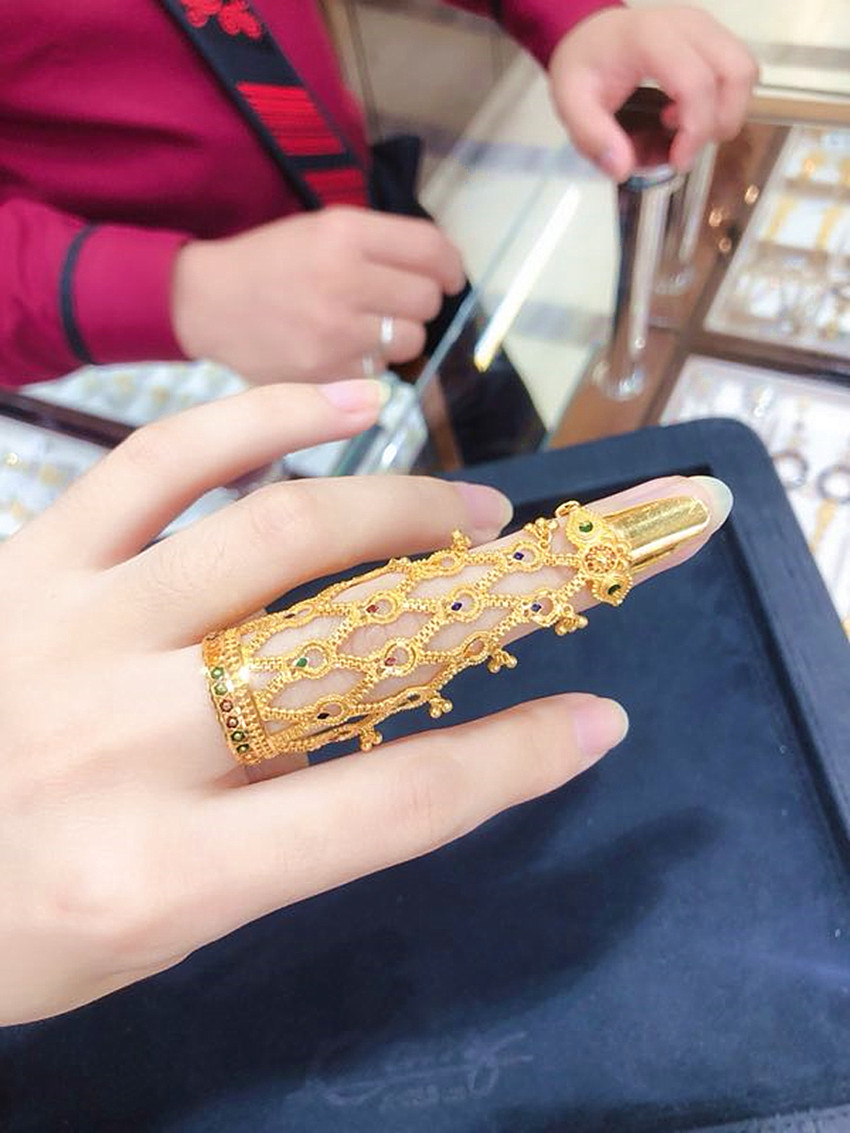 迪拜现货！22k异域华美风蕾丝长款戒指在类目 珠宝/钻石/翡翠/黄金, K金首饰, 手饰中 - 来自Buy2taobao.com提供专业的淘宝代购服务