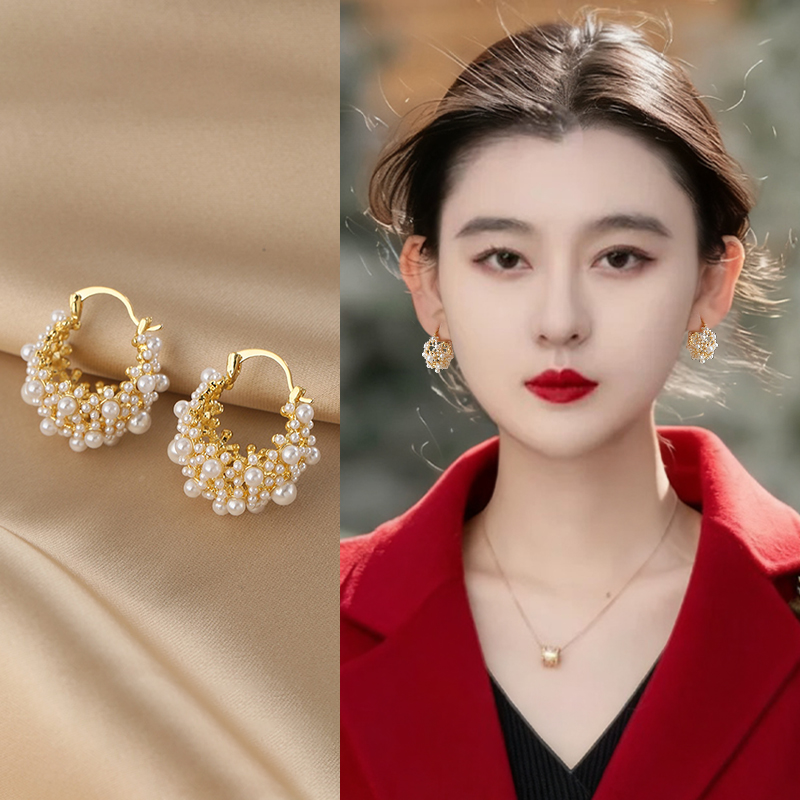 复古镂空珍珠款耳环轻奢