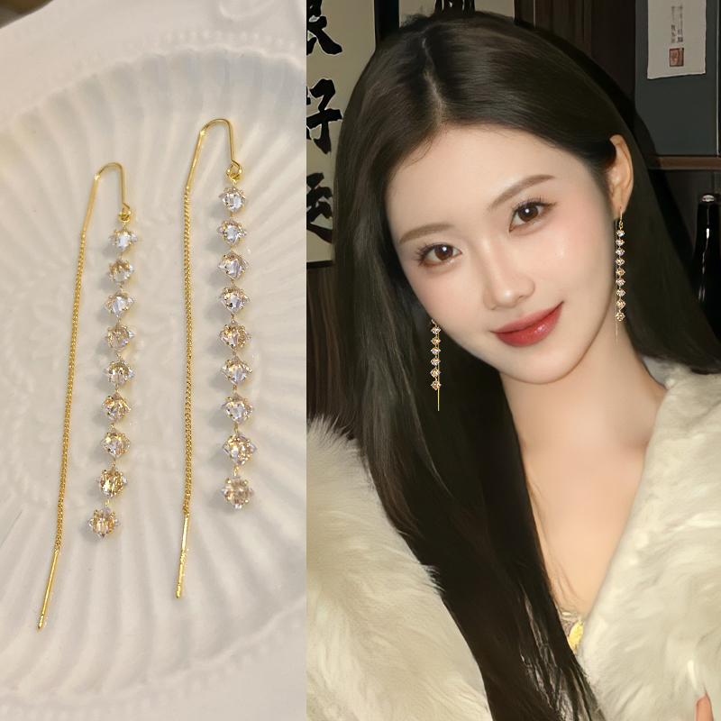 精致璀璨流苏耳线轻奢