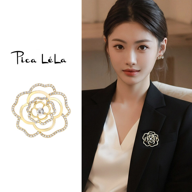 简约山茶花胸针高档女奢华气质胸花独特设计高端精致时尚别针配饰