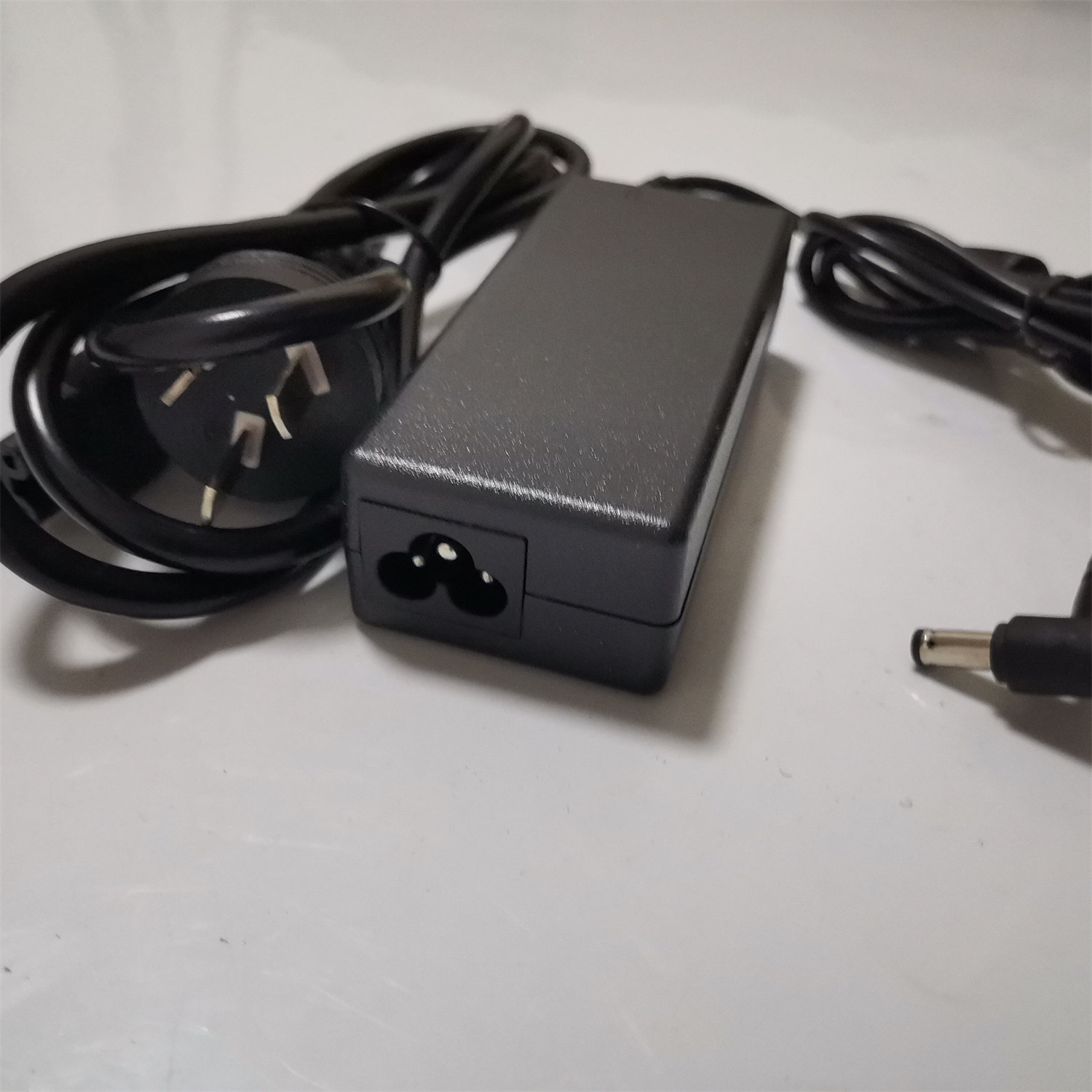 华硕 19V 3.42A 适配充电器超级笔记本电脑 V450C 电源