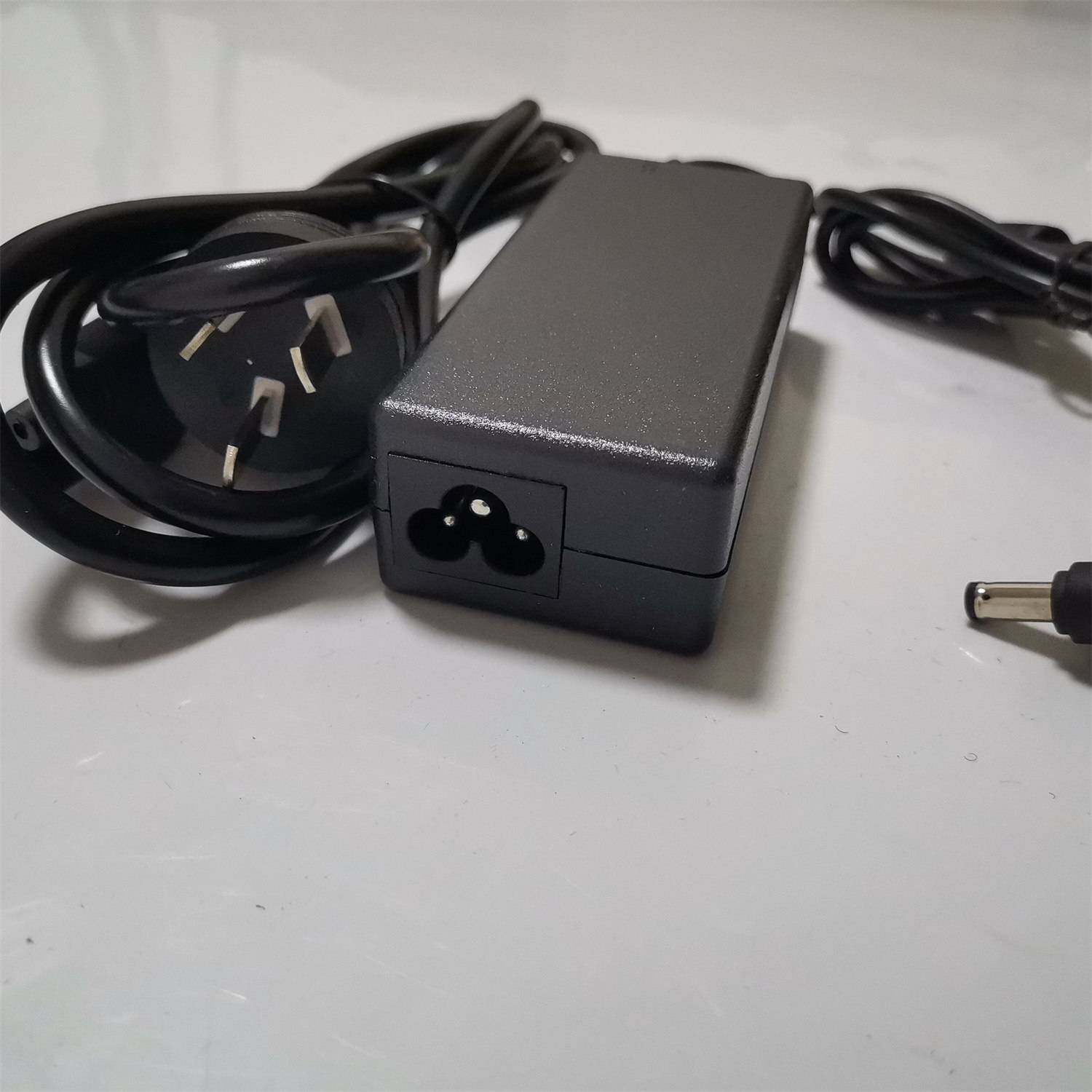 瑞格尔投影仪RD-603投影机电源适配器19V1.8A/3.42A充电器电源线