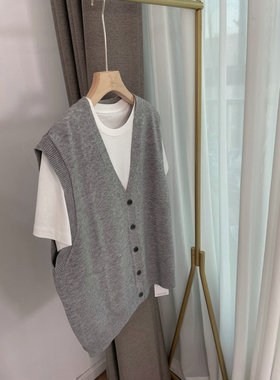 zy703扛起球！烟灰色v领马甲 羊毛针织背心女