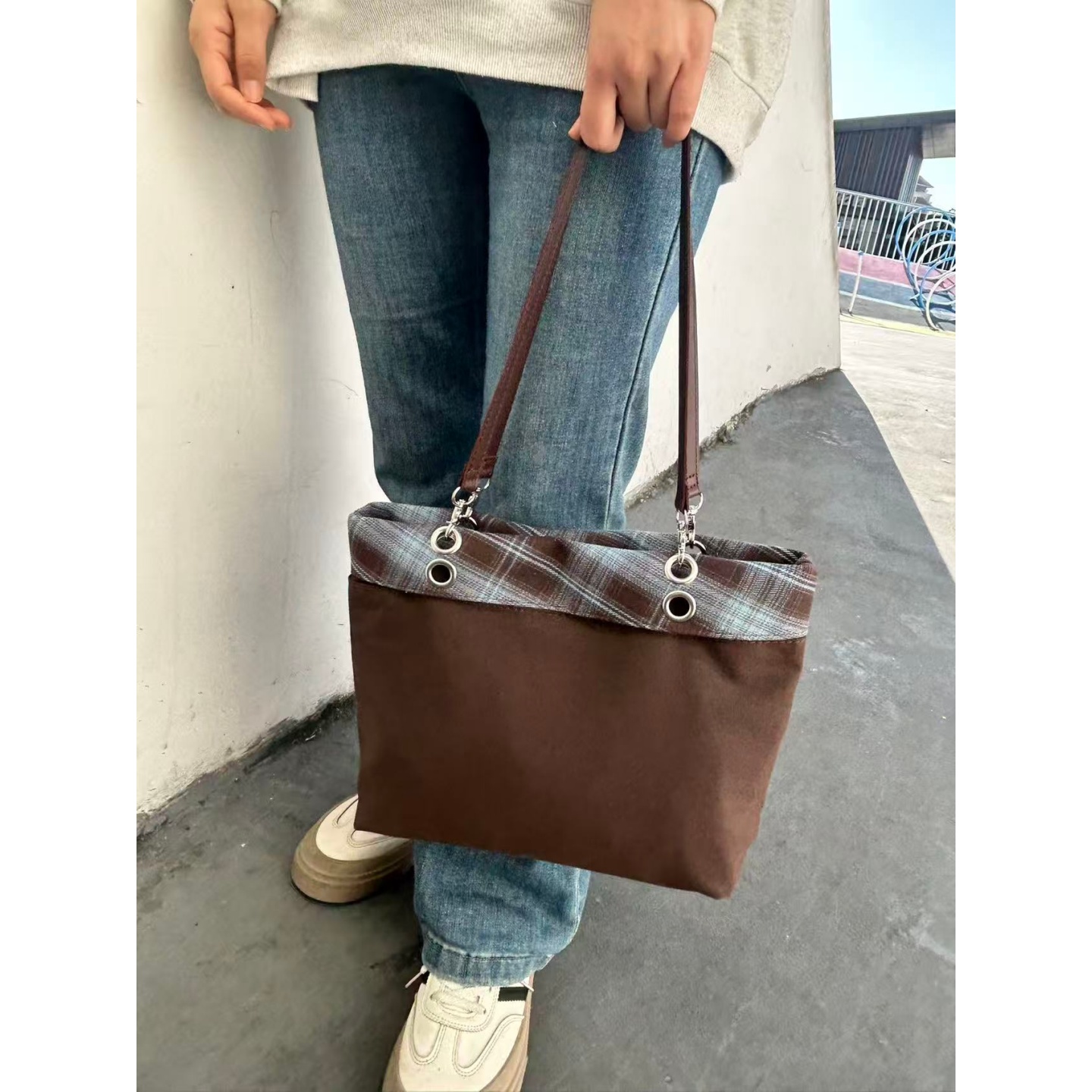 秋冬复古格纹中古包大容量小众百搭单肩帆布包早八通勤上课托特包