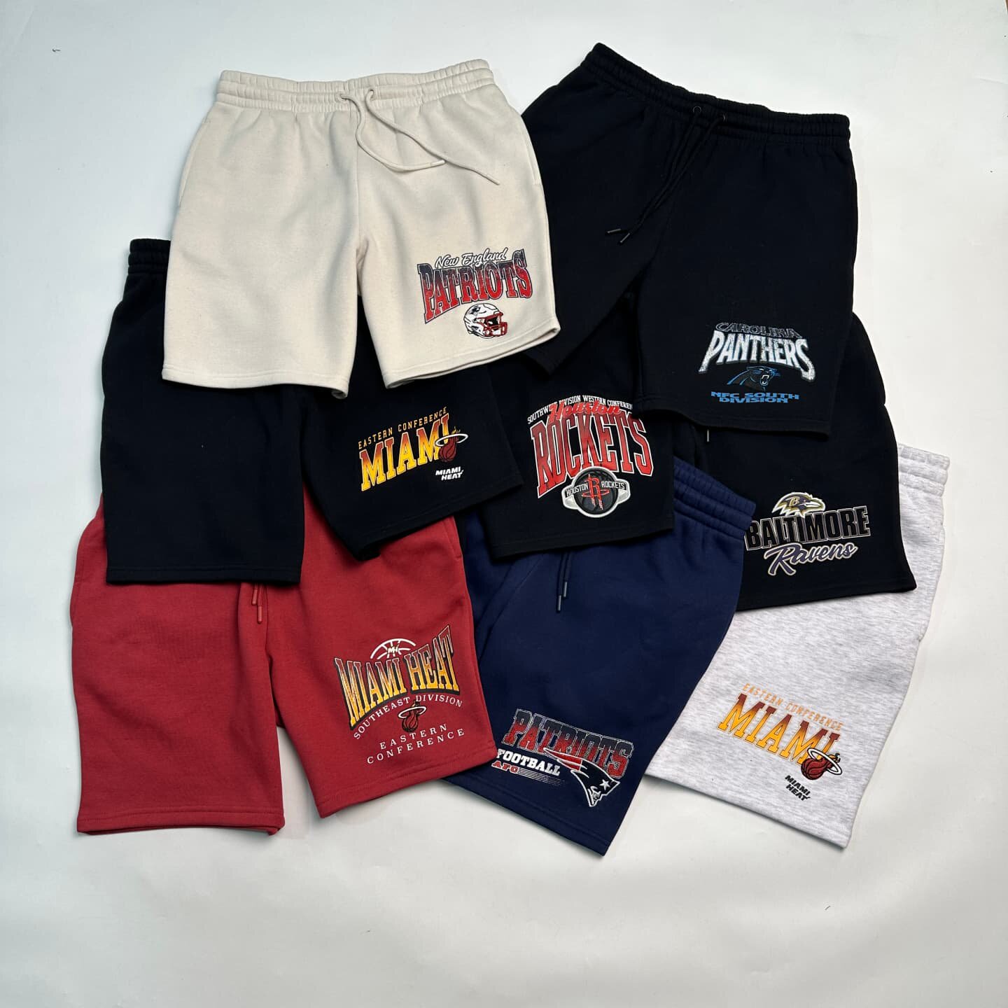 北美篮球和橄榄球男士直筒加绒短裤不过膝盖 刺绣+印花LOGO休闲裤